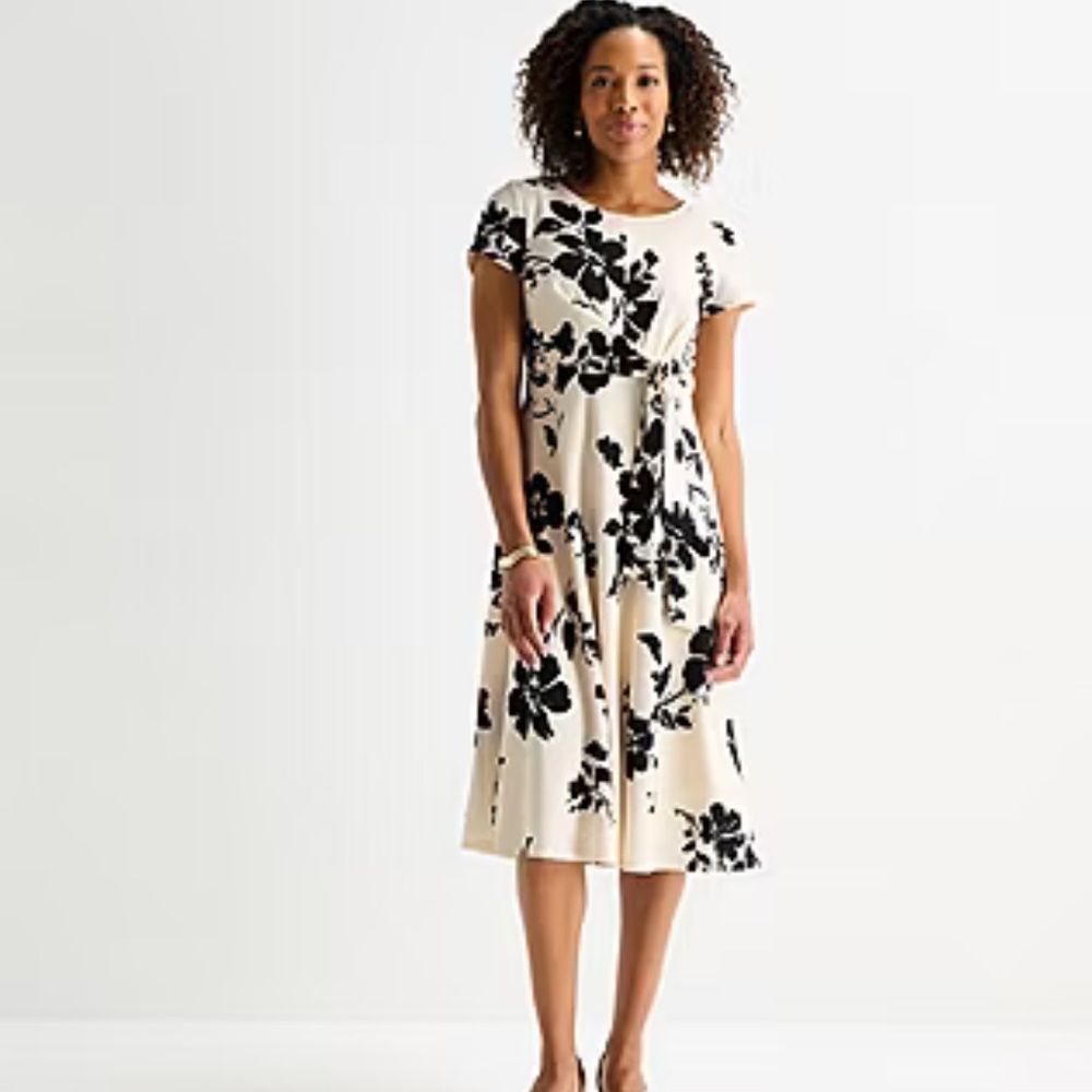 Women’s Perceptions Cream Floral Fit & Flare Dress Sz L NWT